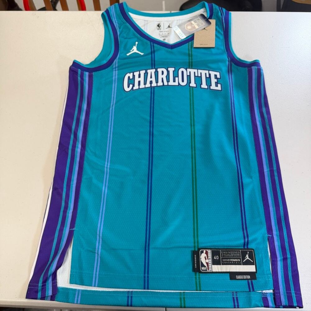 Charlotte Hornets Jordan NBA Swingman Classic Edition Team Jersey 40 Small NWT